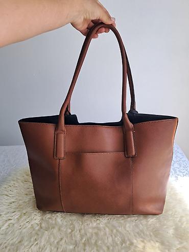 xl kofer: Calvin klein original torba u dobrom stanju, sitni tragovi korišćenja — 2