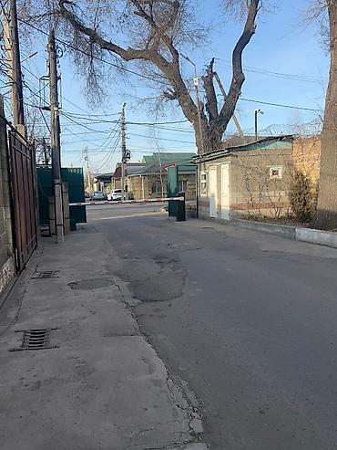 Продажа коттеджей и домов: На продаже дом в центре города, расположен в районе Телевышки ( — 17