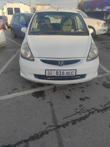 расрочкага машина берилет: Honda Fit: 2002 г., 1.3 л, Автомат, Бензин, Хетчбек