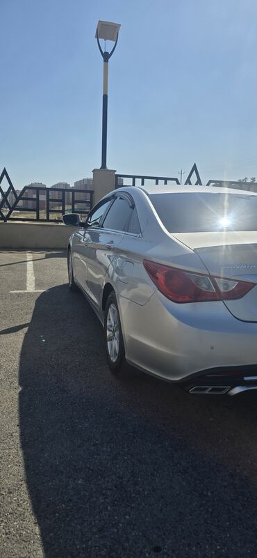 Hyundai: Hyundai Sonata: 0.2 l | 2011 il Sedan — 9