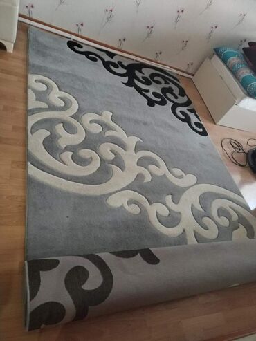 era: Xalca_90azn Ölçü: 2*4e. Heç bir deffekti yoxdur Erazi: Gəncə pr