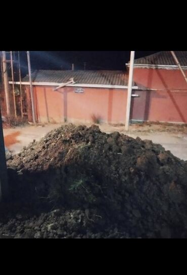 Digər tikinti daşları: Təsvir: - Döküntü torpaq/şevrelənmiş torpaq materialı - Yük maşını ilə — 20