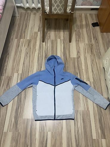 Толстовкалар: Толстовка с капюшоном на молнии, Nike (логотип на груди). - Модель — 1