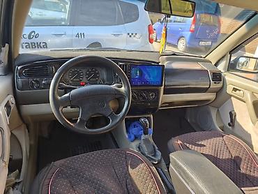 vento: Volkswagen Vento: 1992 г., 1.8 л, Механика, Бензин, Седан — 6