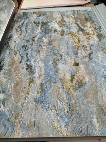 ozu yapışan oboy: Dekorativ divar kağızı – mərmər/daş teksturası effekti - Rəng