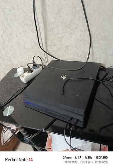 **Sony PlayStation 4 (PS4)** PRO Игровая приставка Sony PlayStation 4