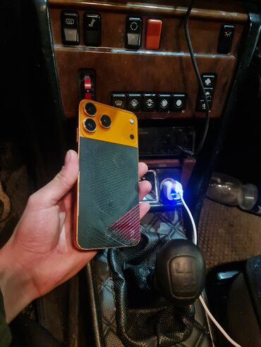 Apple iPhone: IPhone 17 Pro Max, Б/у, 256 ГБ, Оранжевый, Кабель, 70 % — 3