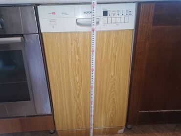 aparat za ciscenje pora lidl: Mašina za sudove odlična ispravna, ugradna malo upotrebljavana. Veoma