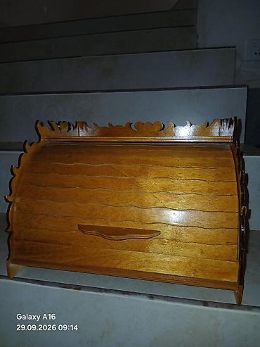 Digər: Taxtadan çörək qutusu (bread box). Mətbəx üçün nəzərdə tutulmuş bu — 2