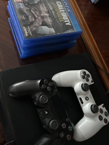 пульт playstation 4: Pleysteyşen 4 slim 2 pult arginal 7disk