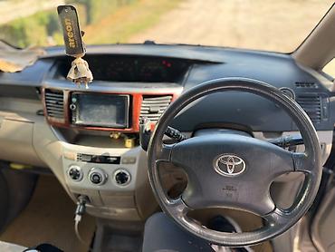 892 2: Toyota Noah: 2003 г., 2 л, Автомат, Бензин, Минивэн — 5