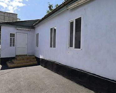 с выходом на речку: Продаю дом, находится в городе Орловка. Центральное отопление(из-за — 8