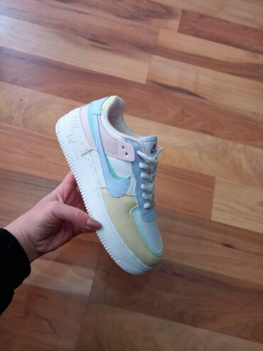 Women's Sneakers and athletic shoes: 41 — 21