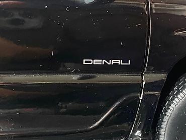 Avtomobil modelləri: Коллекционная модель GMC Yukon Denali black 2001 Welly Art  — 12