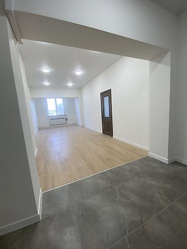 Аренда ангаров: СДАЁТСЯ КОММЕРЧЕСКОЕ ПОМЕЩЕНИЕ — 539 м² ПЕРВАЯ ЛИНИЯ, Бульвар Эркиндик — 53