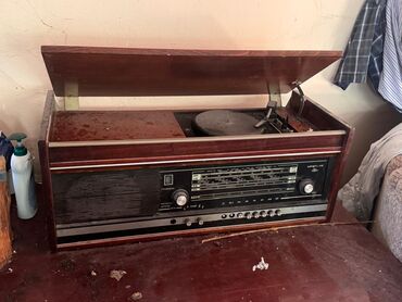 проигрыватель пластинок баку: Retro musiqi kombaynı – vinil pikaplı radio-maqnitola - Korpus: taxta at lalafo.az проигрыватель пластинок баку: Retro musiqi kombaynı – vinil pikaplı radio-maqnitola - Korpus: taxta