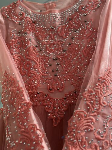 вечернее платье в пол очень красивое: Вечернее платье, Длинная модель, С рукавами, Камни, 3XL (EU 46)