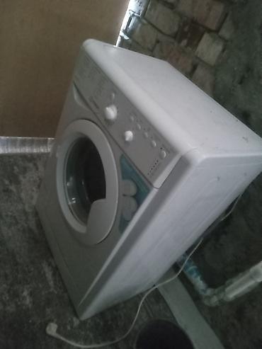 Техника и электроника: Стиральная машина Indesit, фронтальная загрузка. - Тип — 1