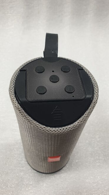 Колонки, гарнитуры и микрофоны: Продам колонку JBL в отличном состоянии. Звук чистый, акум живой. Отд