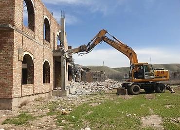 Демонтажные работы: | Снос перегородки | Снятие реечных потолков | Демонтаж ламината, Демонтаж паркета, Демонтаж линолеума | Крыша из шифера, Металлочерепичная кровля, Мягкая кровля Больше 6 лет опыта — 6