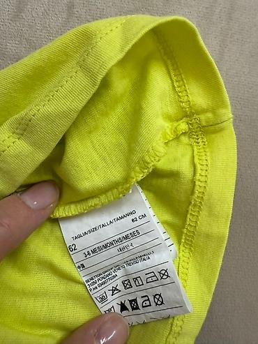 Futbolkalar: Futbolka, Qız üçün, 3 - 6 ay, Benetton — 2