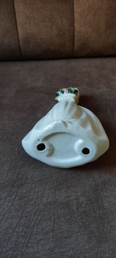 Heykəlciklər: Статуэтка . Девушка с букетом . Высота 16 сантиметров — 10