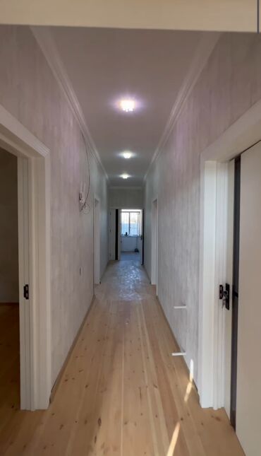 Həyət evləri və villaların satışı: Binəqədi qəs. 4 otaqlı, 120 kv. m, Yeni təmirli — 30