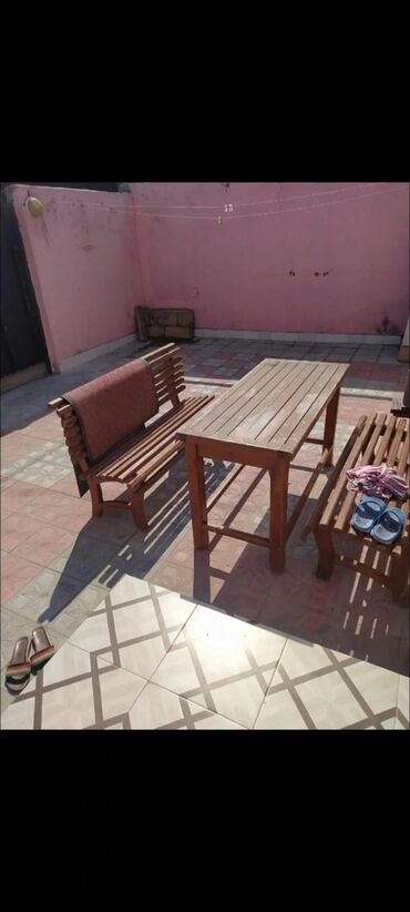 Uzunmüddətli kirayə evlər: Mebel və əşyalı geniş həyət evi/bağ evi - Zal: künc divan, yemək — 12