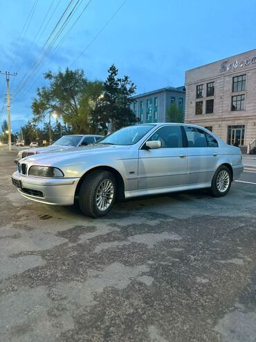 torgovyi predstavitel s lichnym avto: BMW 5 series: 2001 г., 2.2 л, Механика, Бензин, Седан