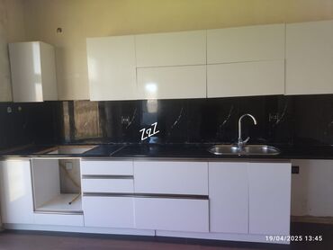 mətbəx qapıları: Mətbəx mebeli 380₼ satılır Qapılar vakumdur 3.8 moyka verilir Unvan