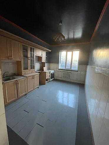 Долгосрочная аренда домов: 250 м², 7 комнат, Забор, огорожен — 1