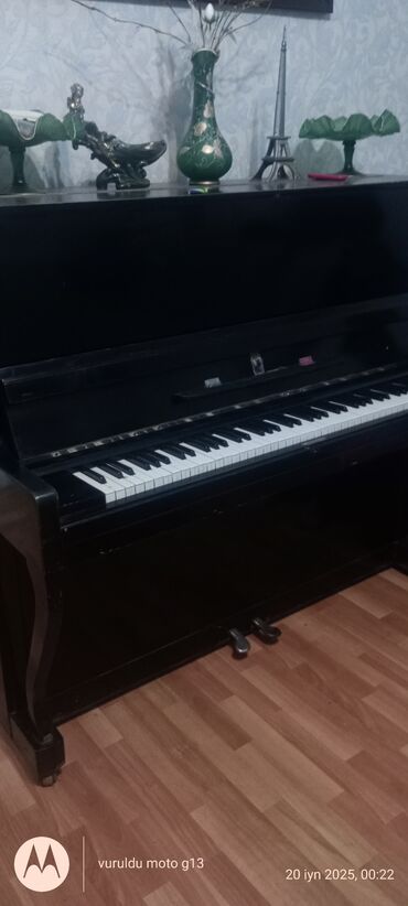баян музыкальный инструмент: Piano, Akustik
