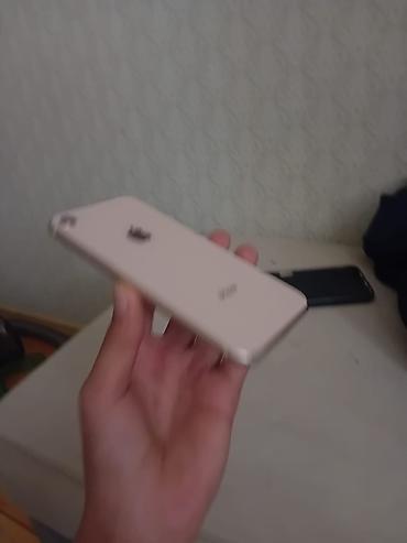 Apple iPhone: IPhone 8, 64 GB, Ağ, Barmaq izi — 8