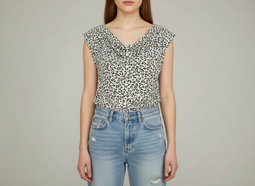 spodnie z piórami zara: UpFashion, Women's blouse, size S
