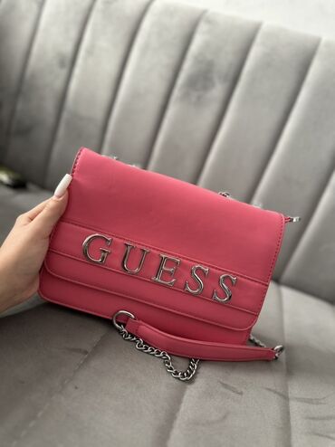 Çantalar: Çiyin çantası, Guess, Yeni