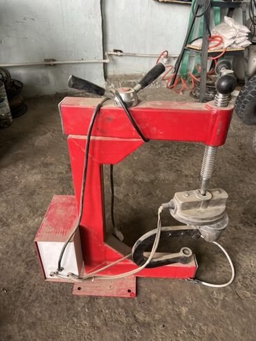 шиномонтажное оборудование для грузовых автомобилей бу: Промышленный аппарат для вулканизации/ремонта шин (электрический