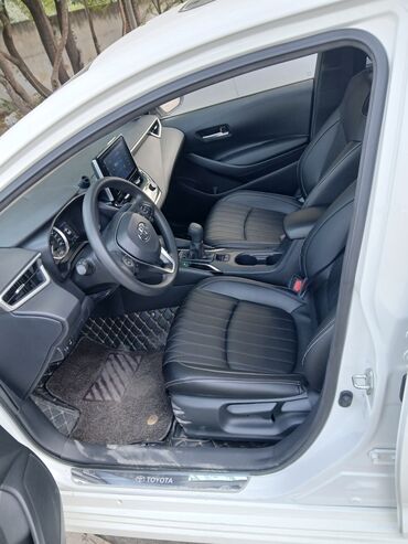шевроле машина: Белый седан Toyota Corolla с автоматической коробкой передач и