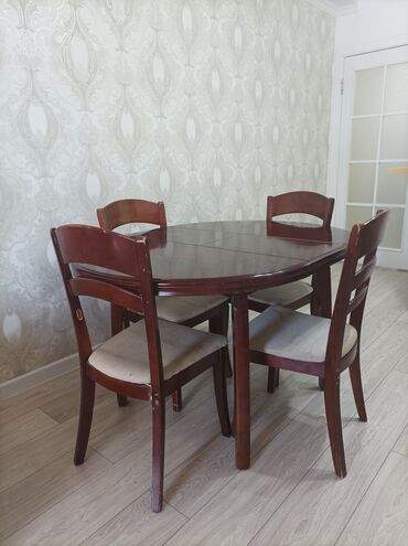 круглый стол со стульями: Комплект стол и стулья Кухонный, Б/у