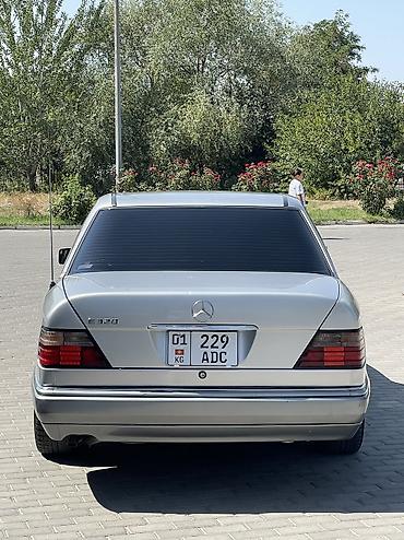 двойной выхлоп: Mercedes-Benz W124: 1993 г., 3.2 л, Автомат, Бензин, Седан — 4
