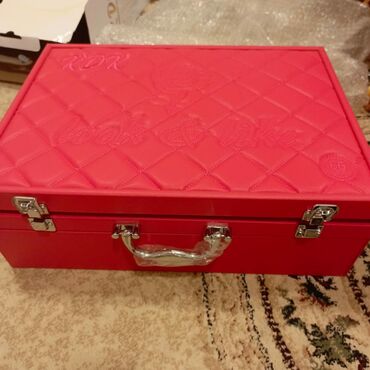 Çəngəllər: Çamadan çəngəl bıçaq dəsti 86 predmetidir. yenidir. İşlənməyib — 7