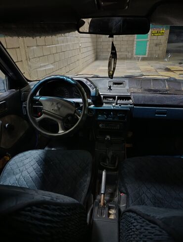 дроссель заслонка: Mitsubishi Lancer: 1991 г., 1.5 л, Механика, Бензин, Седан
