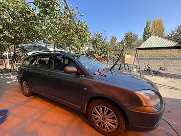 7 местные: Toyota Avensis: 2005 г., 2 л, Механика, Бензин, Универсал — 4