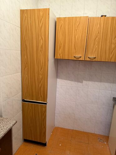 Uzunmüddətli kirayə mənzillər: Ataturk parkinin yaxinligi avestanin arxasinda 9/4 mertebesi 2 otagli — 9