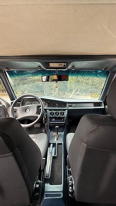 radiator mersedes: Mercedes-Benz 190 (W201): 2 l | 1990 il Sedan — 4