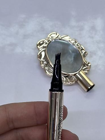 временые тату: Маркер для бровей KISS Beauty Brow Tattoo Natural с насадкой-«вилкой» — 1