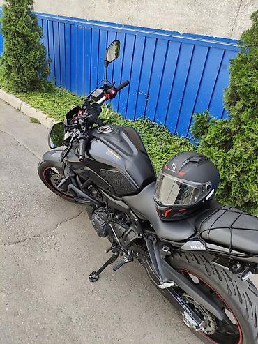 мт 03: Yamaha MT-07, матовый черный нейкед - Двигатель: 2‑цилиндровый — 4