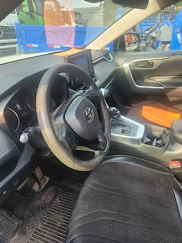 reno duster: Toyota RAV4: 2018 г., Бензин, Кроссовер — 6