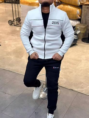 prsluk adidas: Termo trenerke odličnog kvaliteta dostupne u M velicini. Cena 5500 — 5