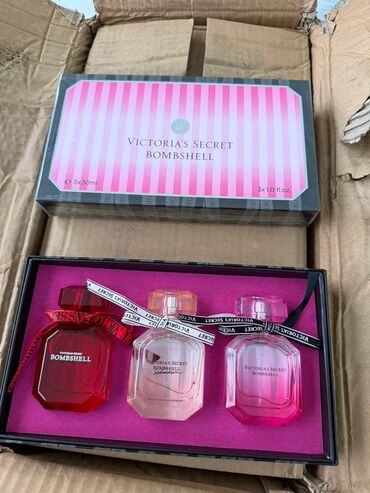Ətriyyat: Victoria’s Secret Bombshell və Chanel mini ətir dəstləri.kompanya — 1