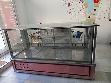 Soyuducu avadanlığı: Soyuducu vitrin 450 Azn. Ölçüsü 75 eni, 2m uzunu. Tam işləkdir. Ünvan — 1